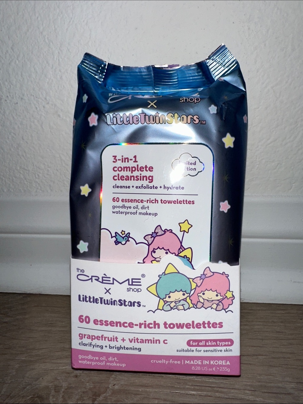 The Crème Shop- Sanrio Grapefruit & Vitamin C Cleansing Towelettes - Pink